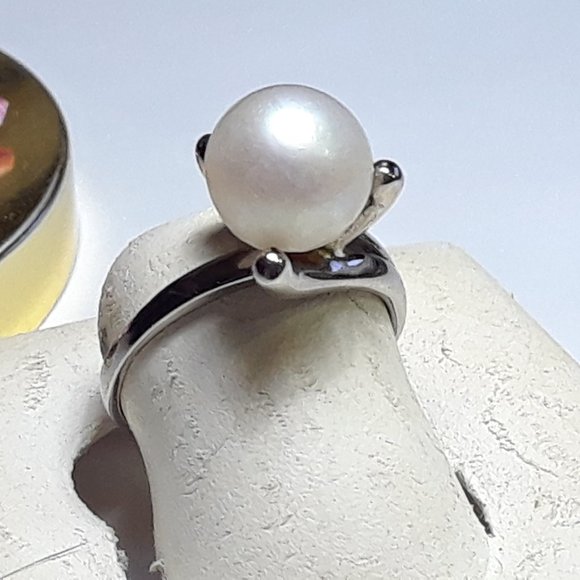 Jewelry - Estate 8.7mm Nice Natural Cultured Pearl simple twist 14Kt White Gold Ring#17209